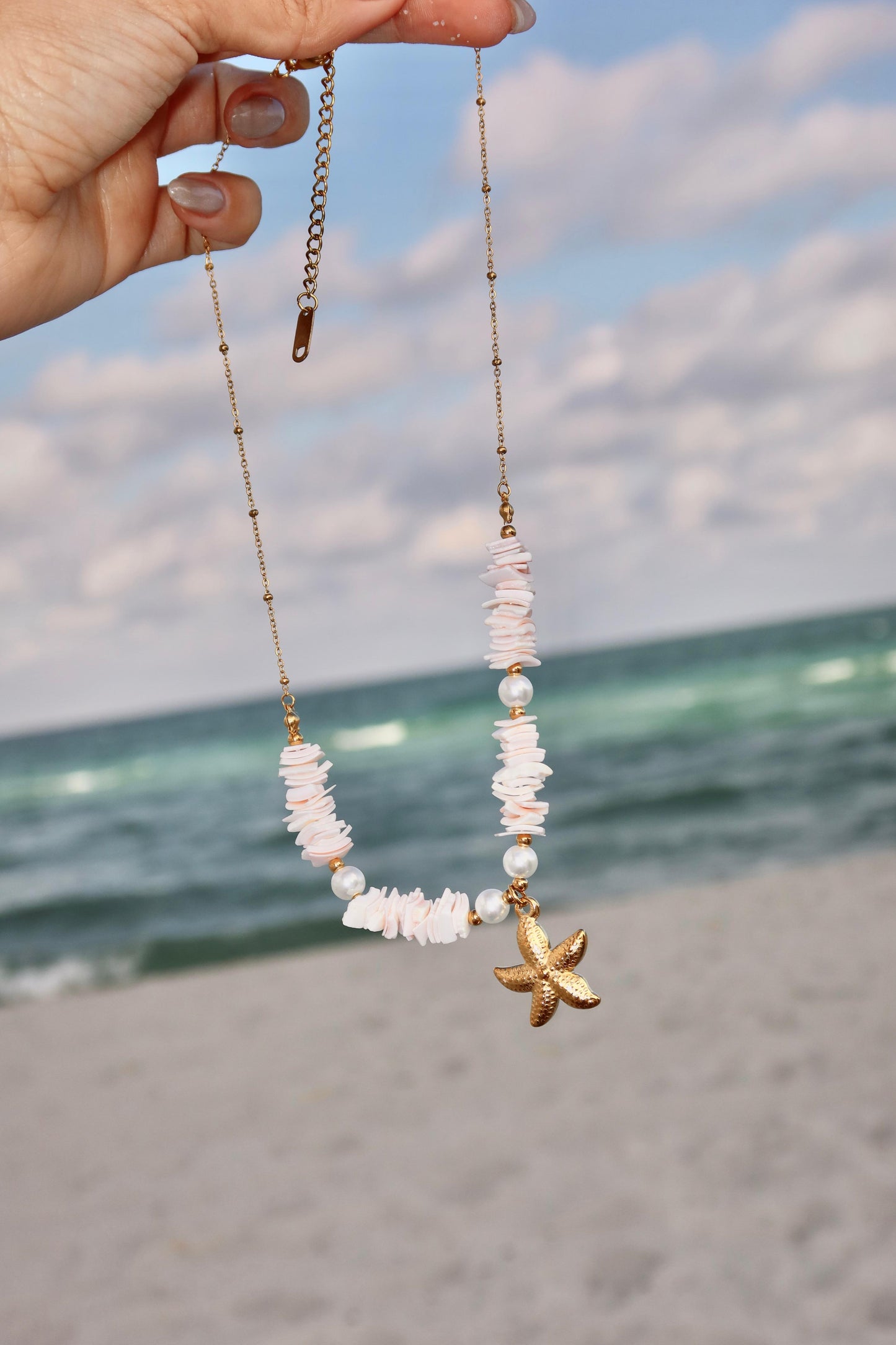 NECKLACE - Pink Scallop